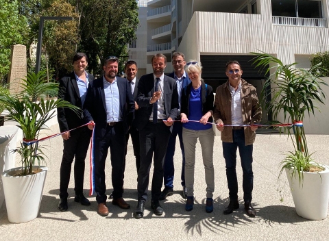 Photo du maire à l'inauguration de la résidence Domaine Saint Jean