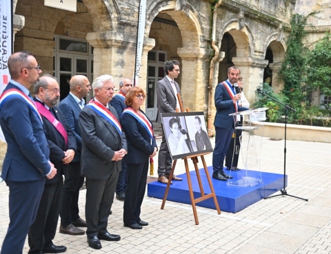 Michaël Delafosse à l’occasion de son discours lors de la minute de silence en hommage à Samuel Paty et Dominique Bernard