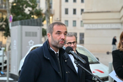 Michaël Delafosse lors de l’inauguration des premières bornes de recharge e-totem