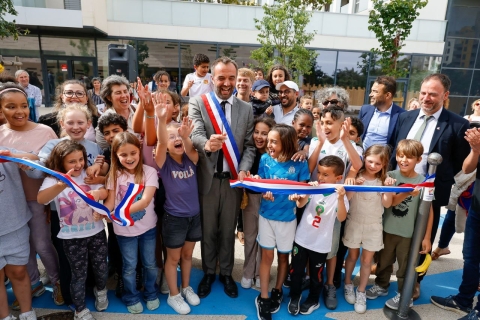 Inuaguration parvis aux écoliers