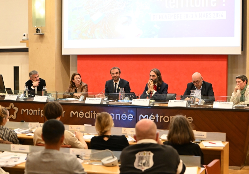 Michaël Delafosse lors des échanges à l’occasion de la première réunion de la Convention citoyenne locale sur l’intelligence artificielle