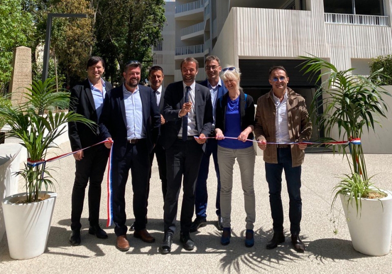 Photo du maire à l'inauguration de la résidence Domaine Saint Jean