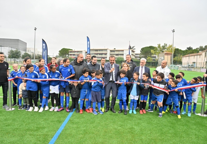 Michaël Delafosse lors de l’inauguration de la nouvelle pelouse du stade Paul Valéry