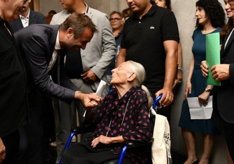 Image de Colette Soulages en compagnie du Maire.